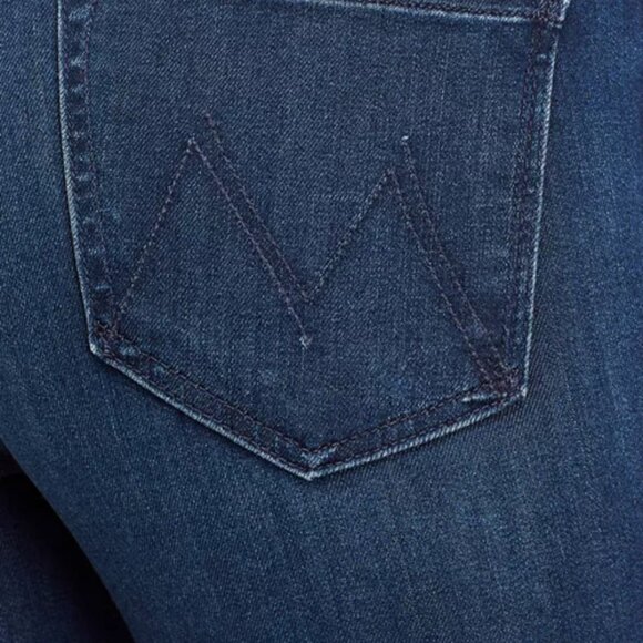 MOTHER Jeans; The Weekender Fray; Size 26; Tongue in Cheek Dark Blue Flare Jeans - Picture 7 of 9